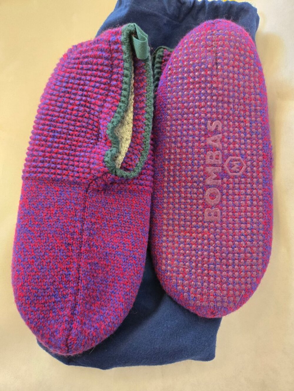 Bombas Men's Merino Wool Blend Knit Gripper Slipper Size Medium Slip Proof - Picture 2 of 3